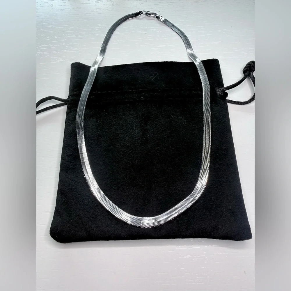 Petit Moments 20” Silver Herringbone Necklace